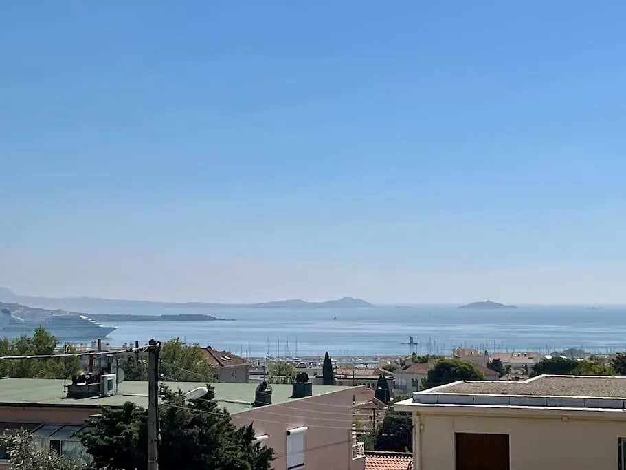 Tout Proche Gare Et Port, Vue Mer, Clim Et Parking Bandol