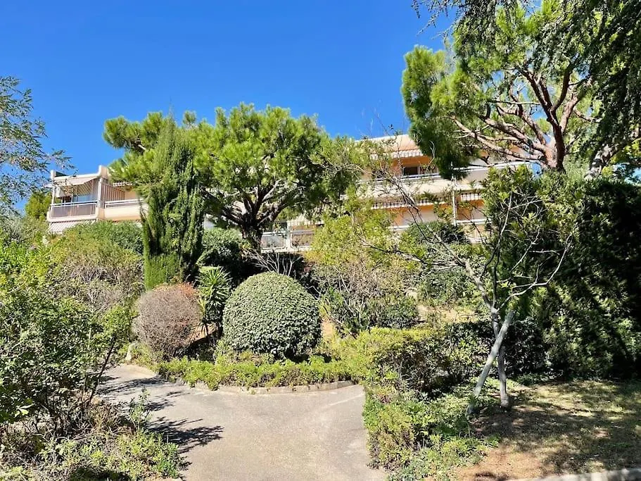 Apartment Tout Proche Gare Et Port, Vue Mer, Clim Et Parking Bandol France