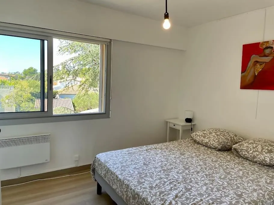 Apartment Tout Proche Gare Et Port, Vue Mer, Clim Et Parking Bandol