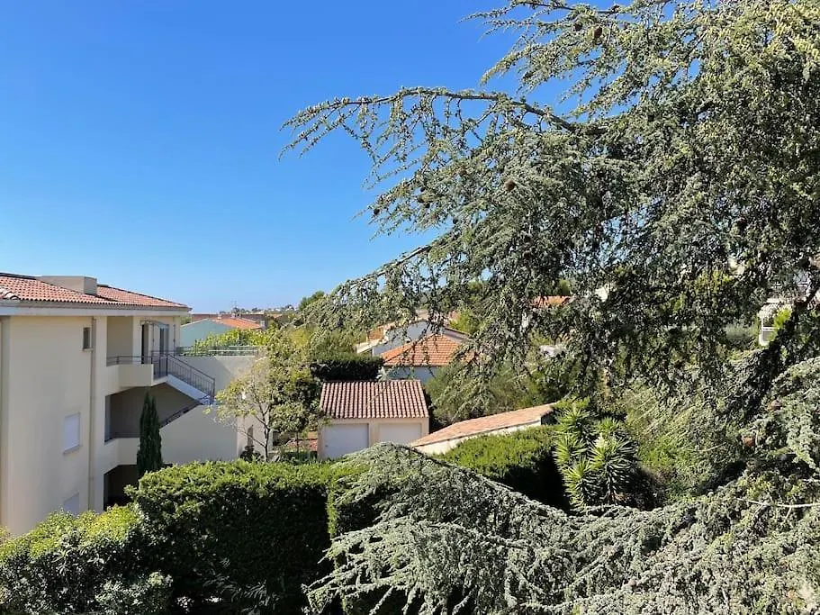 Tout Proche Gare Et Port, Vue Mer, Clim Et Parking Bandol
